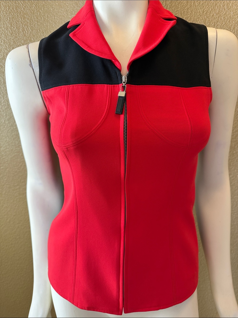 Vintage 1990s Cache Red and Black Sleeveless Zip Front Blazer